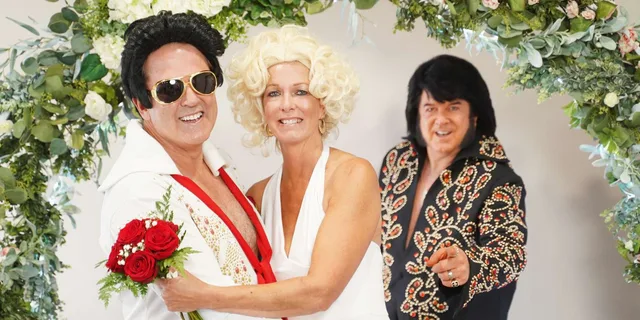 Las Vegas Elvis Themed Wedding with Limousine - Image 4