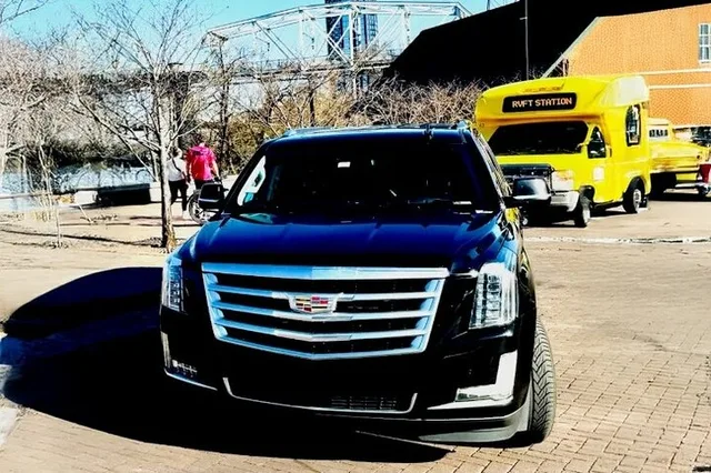 Private Transfer in Luxury SUV - Image 3