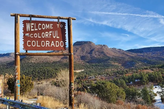 Golden Foothills Explorer Tour 4 hr - Image 1