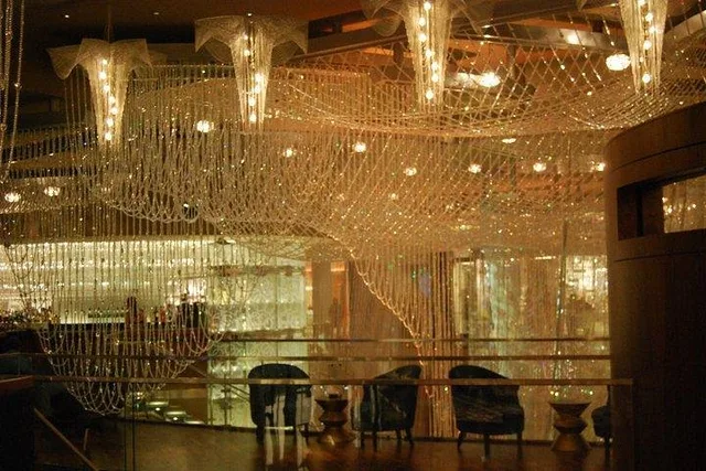 Las Vegas Strip Limo Tour with Champagne 90 min - Image 5