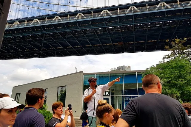 New York City Walking Tour: Brooklyn Bridge and Dumbo - Image 6