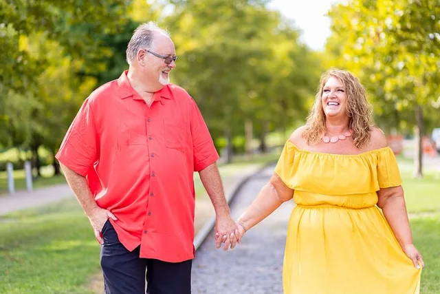 Nashville Riverfront Couples Photoshoot - Image 3