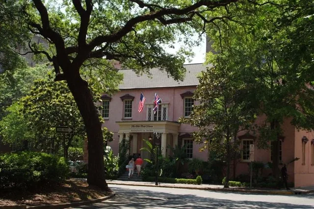 Savannah Historic Homes Walking Tour - Image 2