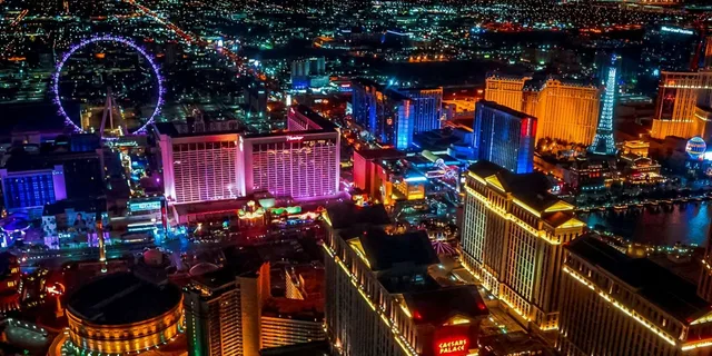 Las Vegas Helicopter Night Tour with Neon Museum - Image 4