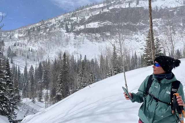 Utah Snowshoeing Adventure in Mountains - Image 2
