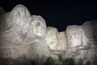Mount Rushmore Night Ceremony Tour thumbnail 5
