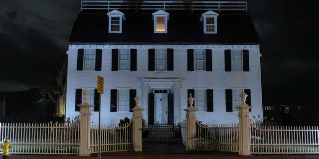 Salem Ghost Tour: Witches & Wicked Whispers 1 hr - Image 6