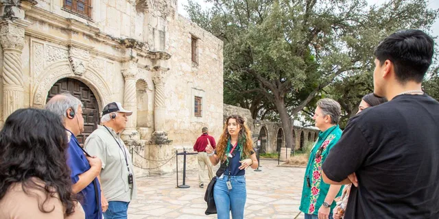San Antonio Alamo Guided Tour in Spanish 45 Min - Image 4