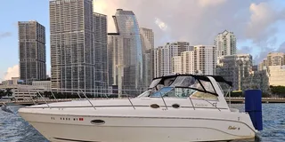 Miami Yacht Cruise with Champagne & Skyline