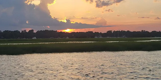 Savannah Sunset Cruise from Isle of Hope - Image 2