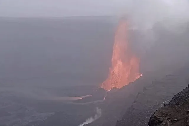 Hilo Volcanoes, Waterfalls, and Beaches Day Tour - Image 3