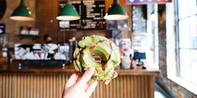 Chicago Donut and Sweet Treats Walking Tour - Image 6