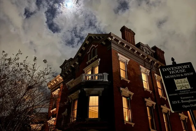 Savannah Ghost Walking Tour by Local Author - Image 4