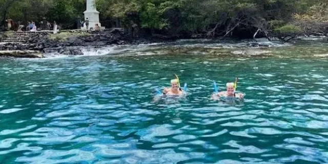 Kona Snorkel Tour with Sea Caves and History - Image 6
