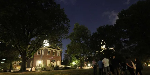 Philadelphia Ghost Tour by Candlelight - Image 3