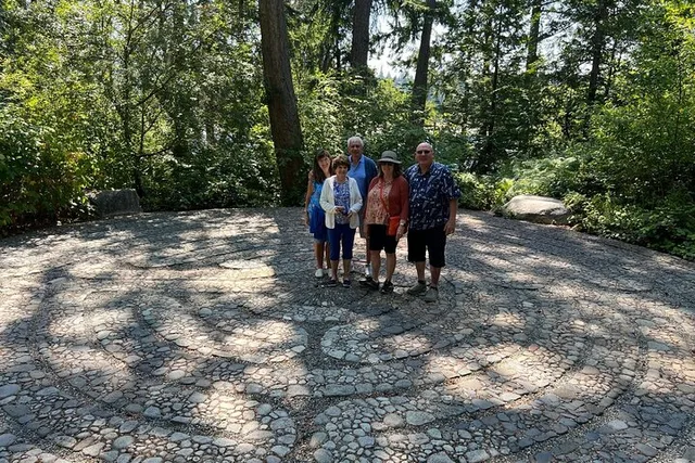 Bainbridge Island Discovery and Whiskey Tasting Tour - Image 4