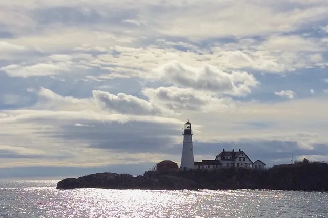 Portland Harbor Lights and Sights Cruise 105 min - Image 1