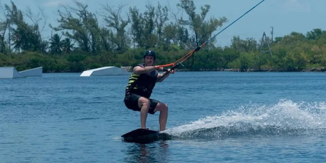 Marathon Cable Kiteboarding Session - Image 3