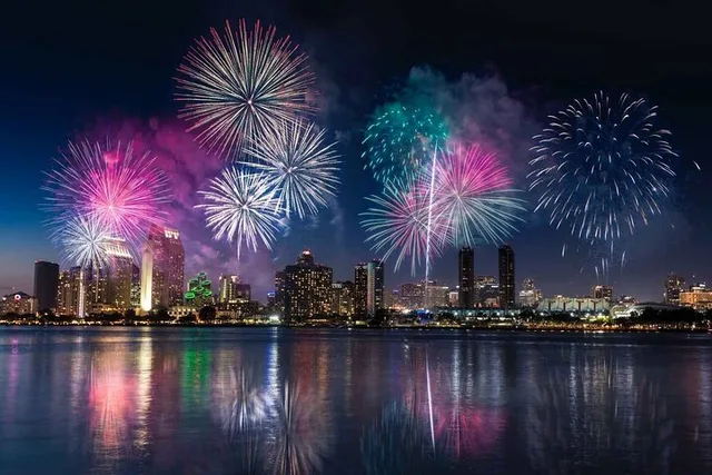 Waikiki Fireworks Cruise with E Sea Diver 2 hr - Image 2