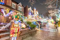 New York City Christmas Lights Tour in Dyker Heights thumbnail 2