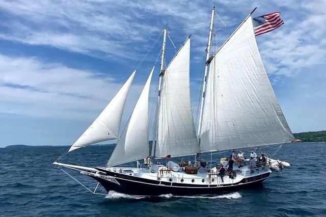 Traverse City Sail at Happy Hour 2 hr - Image 1