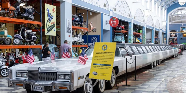 Orlando Auto Museum at Dezerland Park - Image 3