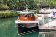 Chicago Architecture Boat Tour with Drinks thumbnail 2