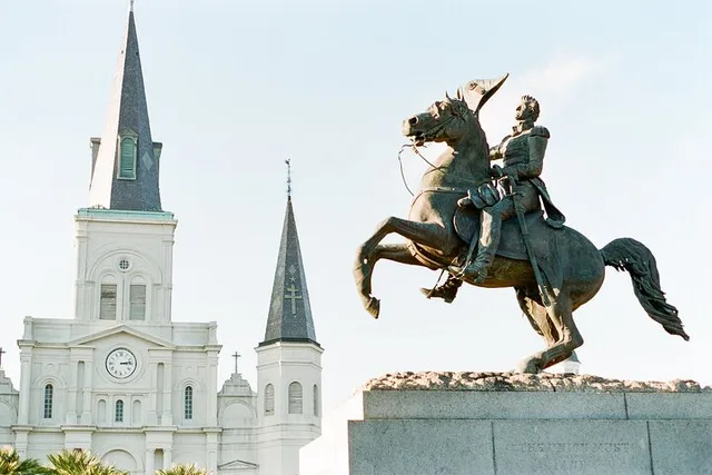 New Orleans Tour Pass: Bus, Cruise, Walking - Image 2