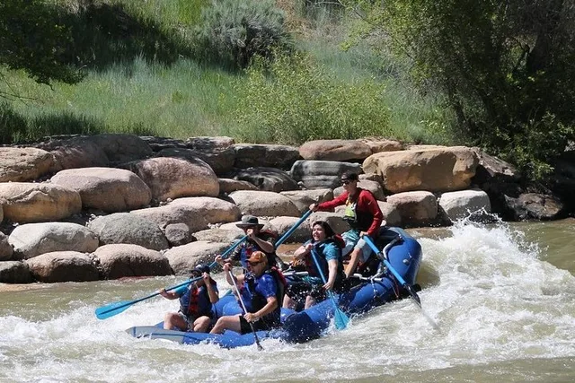 Durango Family Rafting Lower Animas River - Image 3