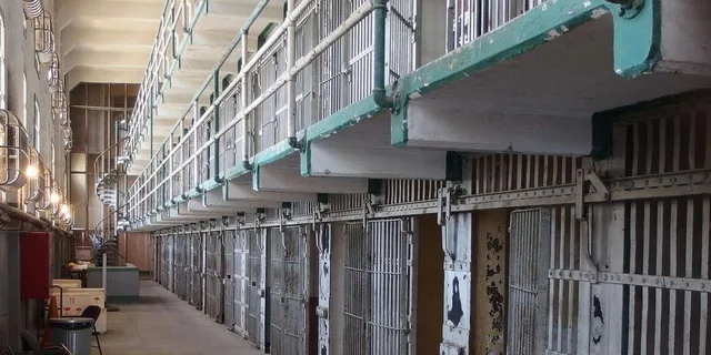 San Francisco Alcatraz Tour with Ferry and App - Image 1