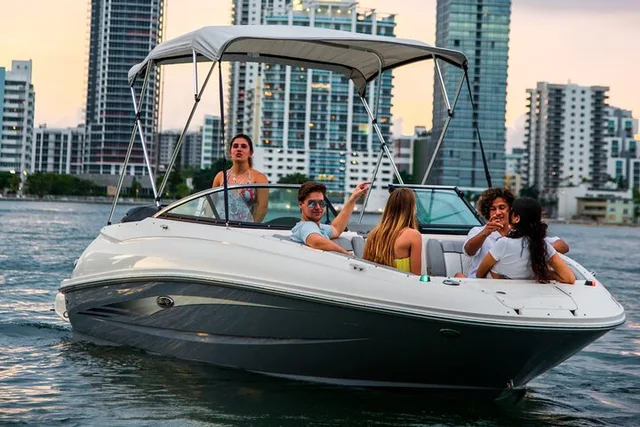 Fort Lauderdale Boat Tour with Prosecco 90 min - Image 2