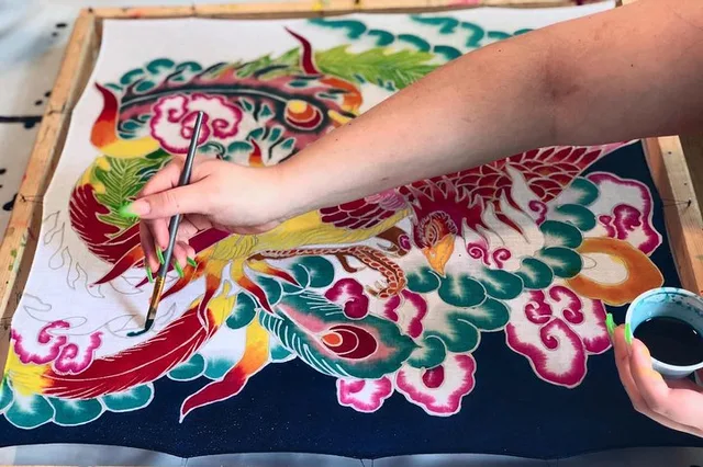 Aventura Batik Scarf Painting Experience - Image 1