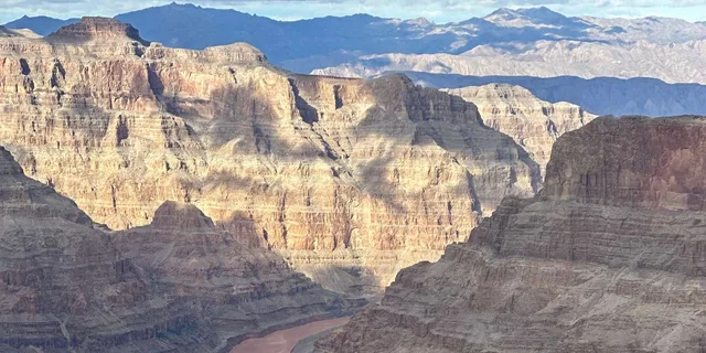 Las Vegas Grand Canyon, Hoover Dam & Joshua Tree Tour - Image 5