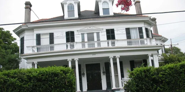 New Orleans Garden District Walking Tour - Image 5