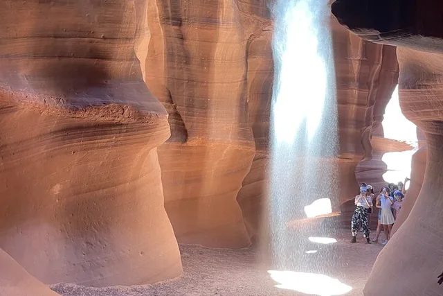 Page Upper Antelope Canyon Tour - Image 3