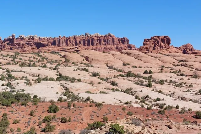 Moab 4x4 Off-Road Canyons and Hidden Arches Hike - Image 6