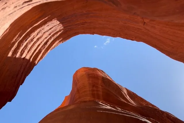 Peekaboo and Great Chamber Hike in Kanab - Image 2