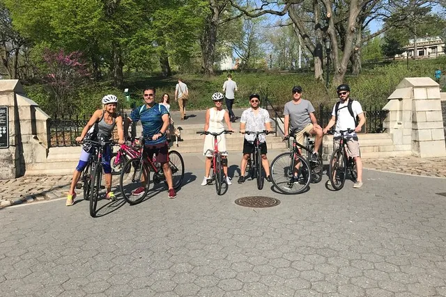 New York City Neighborhoods Bike Tour - Image 5