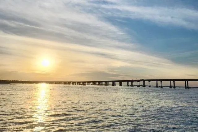 Destin Crab Island Sunset Tour - Image 6