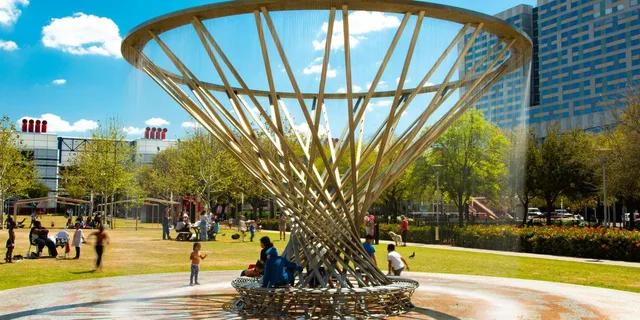 Houston Airport Private Transfer to Downtown - Image 3