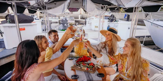Los Angeles Cruise with Wine and Sea Lions 2 hr - Image 2