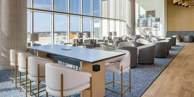 Orlando Airport Plaza Premium Lounge Experience - Image 5