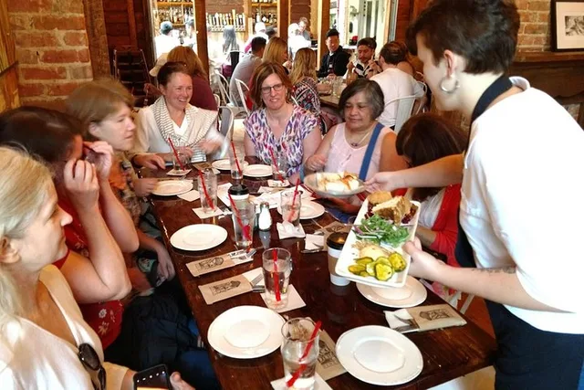New Orleans Garden District Food & History Tour - Image 3