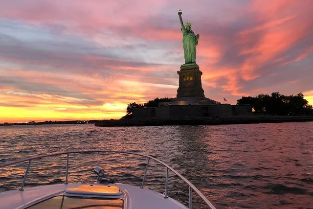 New York City Sunset Boat Tour - Image 2