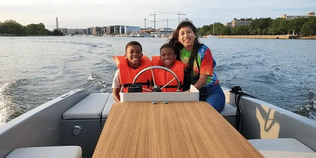 Washington DC Self-Driven Boat Tour - Image 3