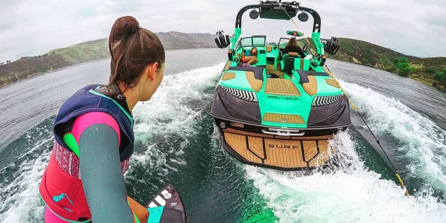 Los Angeles Wakeboarding and Wakesurfing Adventure - Image 3