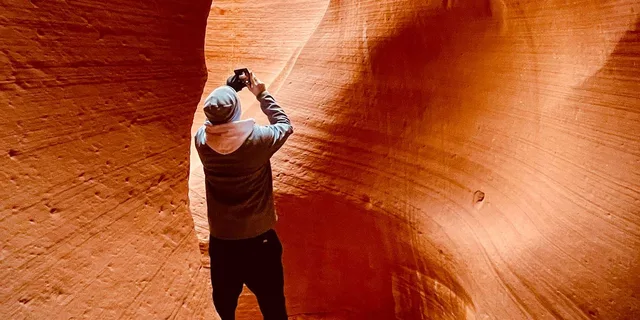 Phoenix Antelope Canyon and Horseshoe Bend Day Trip - Image 1