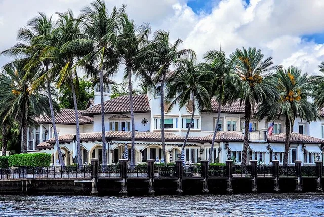 Fort Lauderdale Boat Tour and Sandbar - Image 4
