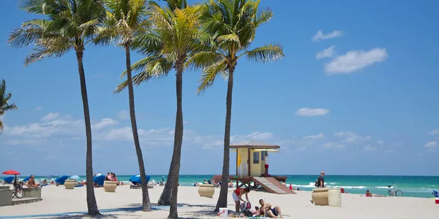 Miami South Beach Walking Tour with Lincoln Road and Espanola Way - Image 3
