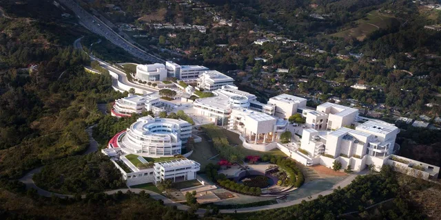 Los Angeles Helicopter Tour with Rooftop Landing - Image 6